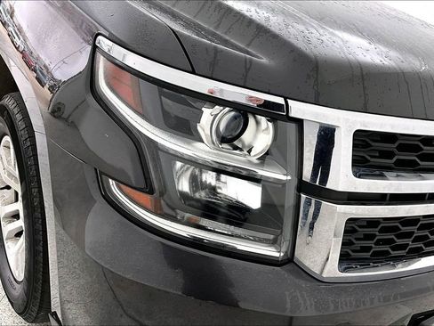 Used 2018 Chevrolet Suburban LS image 40