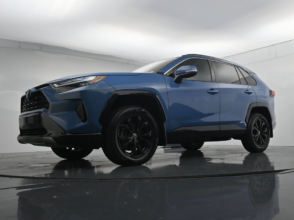 Used 2024 Toyota RAV4 SE w/ Convenience Package AWD/4WD image 34