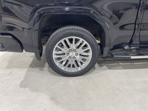 Used 2024 GMC Sierra 1500 Denali w/ Technology Package AWD/4WD image 10