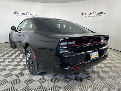Used 2025 Dodge Charger R/T w/ Quick Order Package 25M R/T image 8