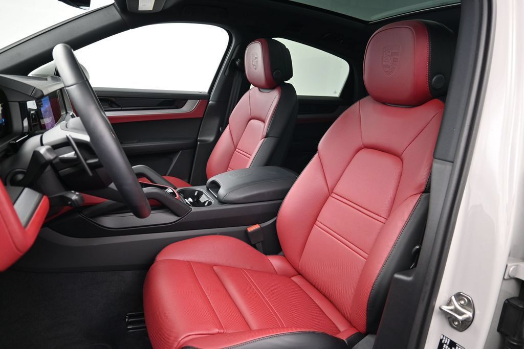 Certified 2026 Porsche Cayenne S AWD/4WD image 5