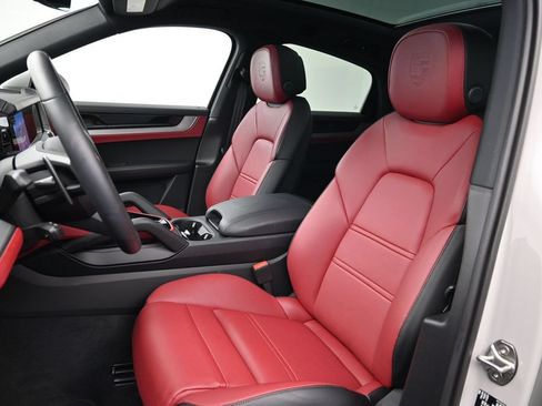 Certified 2026 Porsche Cayenne S AWD/4WD image 5