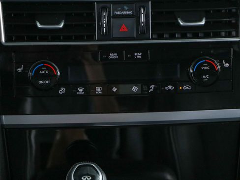 Used 2024 INFINITI QX80 Premium Select w/ All-Season Package image 21