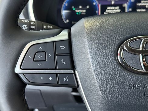 New 2026 Toyota Highlander Platinum image 21