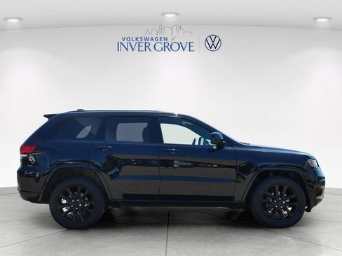 Used 2019 Jeep Grand Cherokee Altitude AWD/4WD image 8