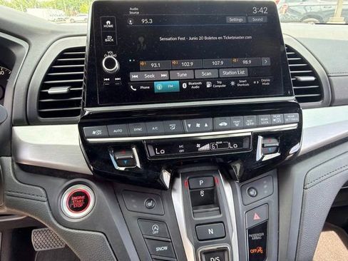 Used 2025 Honda Odyssey Sport-L image 13