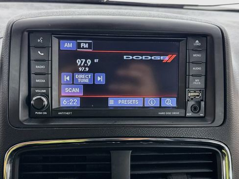 Used 2018 Dodge Grand Caravan SE FWD image 16