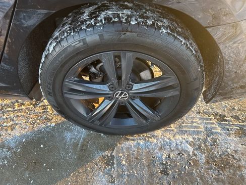 Used 2024 Volkswagen Jetta SE w/ Panoramic Sunroof Package image 33