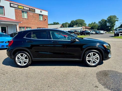 Used 2018 Mercedes-Benz GLA 250 4MATIC image 4