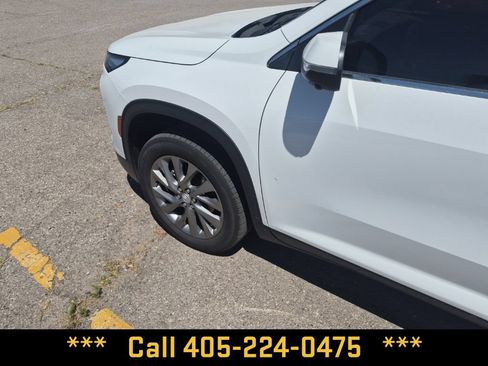 Used 2026 Buick Enclave Preferred FWD image 7