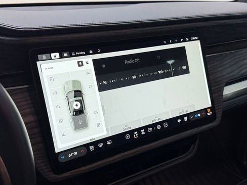 Used 2022 Rivian R1T Launch Edition image 13