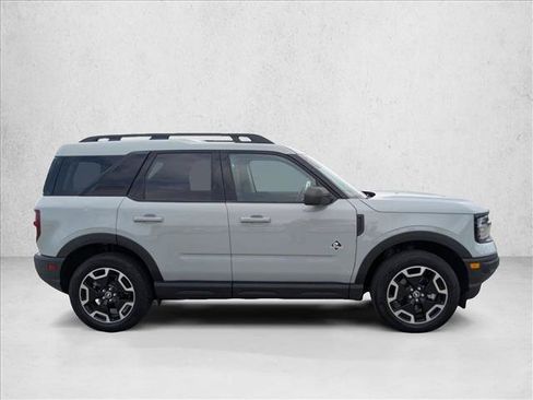 Used 2023 Ford Bronco Sport Outer Banks w/ Tech Package AWD/4WD image 4