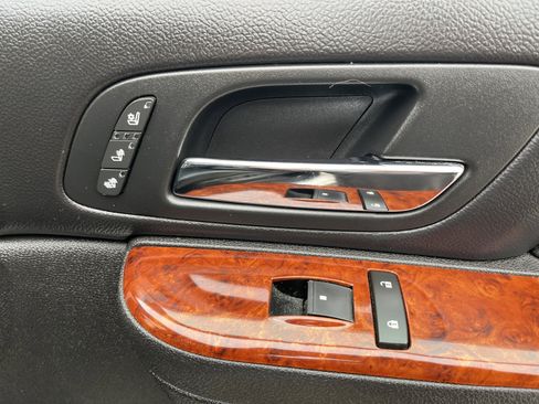 Used 2011 GMC Yukon SLT image 24