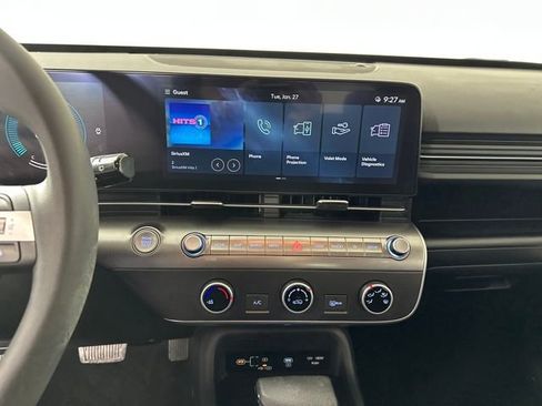 Used 2025 Hyundai Kona SE image 21