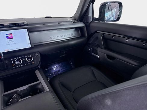 Certified 2025 Land Rover Defender 130 V8 AWD/4WD image 25