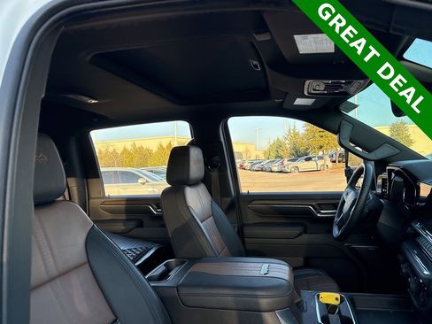 Used 2024 Chevrolet Silverado 2500 High Country w/ Technology Package image 14