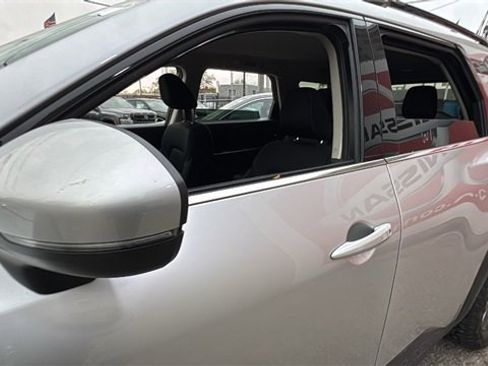 Used 2024 Nissan Pathfinder SV image 23