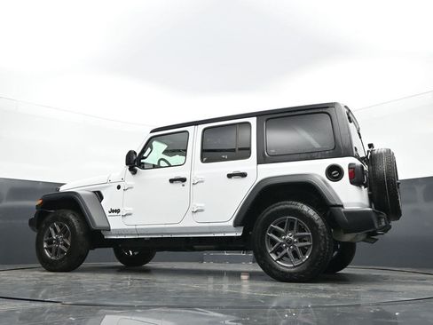 Used 2025 Jeep Wrangler Unlimited Sport AWD/4WD image 22