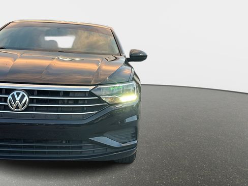 Used 2021 Volkswagen Jetta S image 9