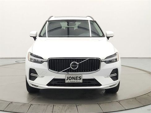 Used 2023 Volvo XC60 B5 Core image 2