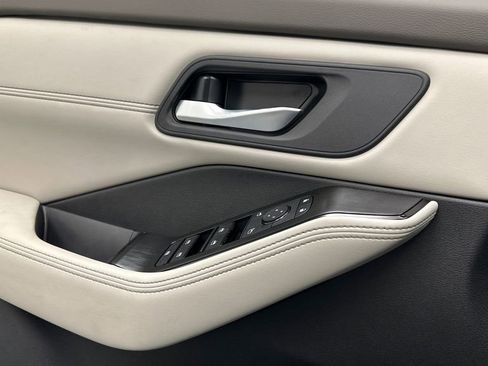 New 2026 Nissan Rogue SV image 17