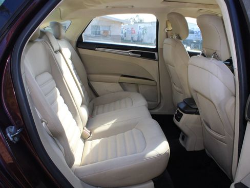 Used 2013 Ford Fusion SE image 11