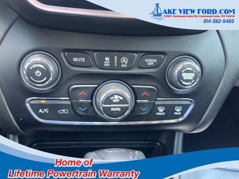 Used 2019 Jeep Cherokee Limited AWD/4WD image 31