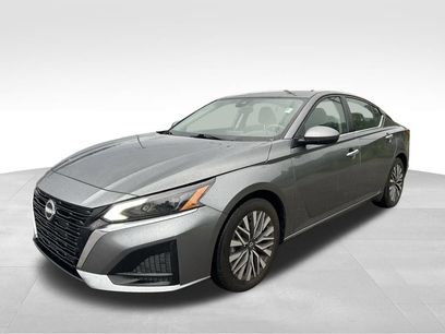 Used 2023 Nissan Altima 2.5 SV
