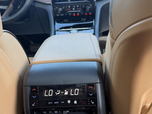 Used 2025 Jeep Grand Cherokee Summit AWD/4WD image 29