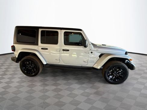 Used 2023 Jeep Wrangler Unlimited Sahara w/ Cold Weather Group AWD/4WD image 5