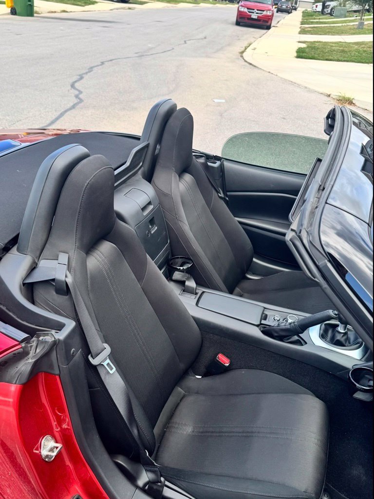Used 2021 MAZDA MX-5 Miata Sport RWD image 13