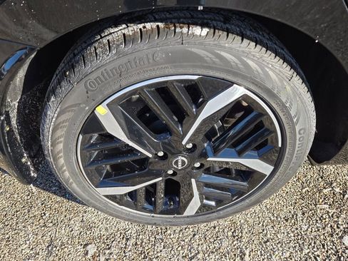 Used 2025 Nissan Versa SR w/ Trunk Package image 10