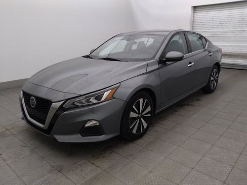 Used 2021 Nissan Altima 2.5 SV FWD image 2