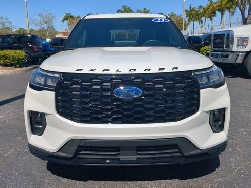 Certified 2025 Ford Explorer ST-Line w/ Premium Package image 9