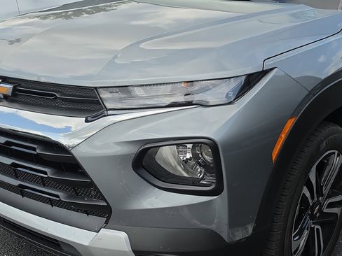 Used 2023 Chevrolet TrailBlazer LT FWD image 9