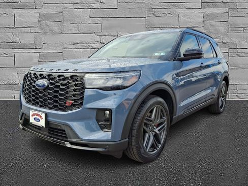 Used 2025 Ford Explorer ST AWD/4WD image 4