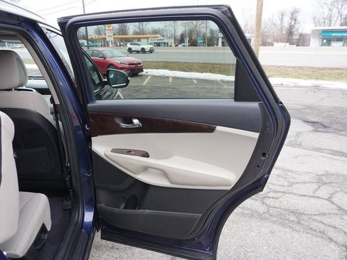 Used 2017 Kia Sorento LX image 22