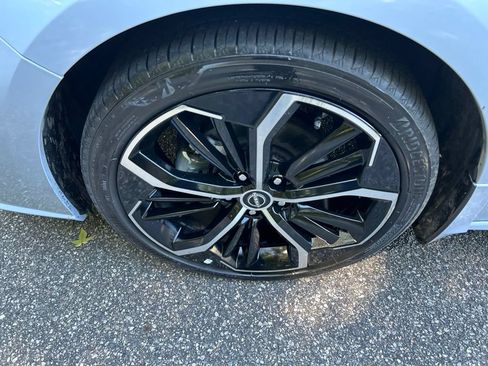 Used 2024 Nissan Altima 2.5 SR FWD image 12