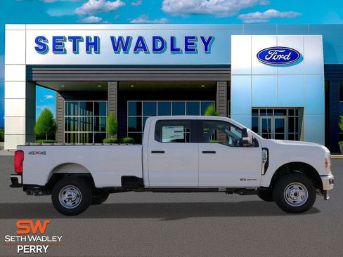 New 2026 Ford F250 XL w/ XL Chrome Package image 2