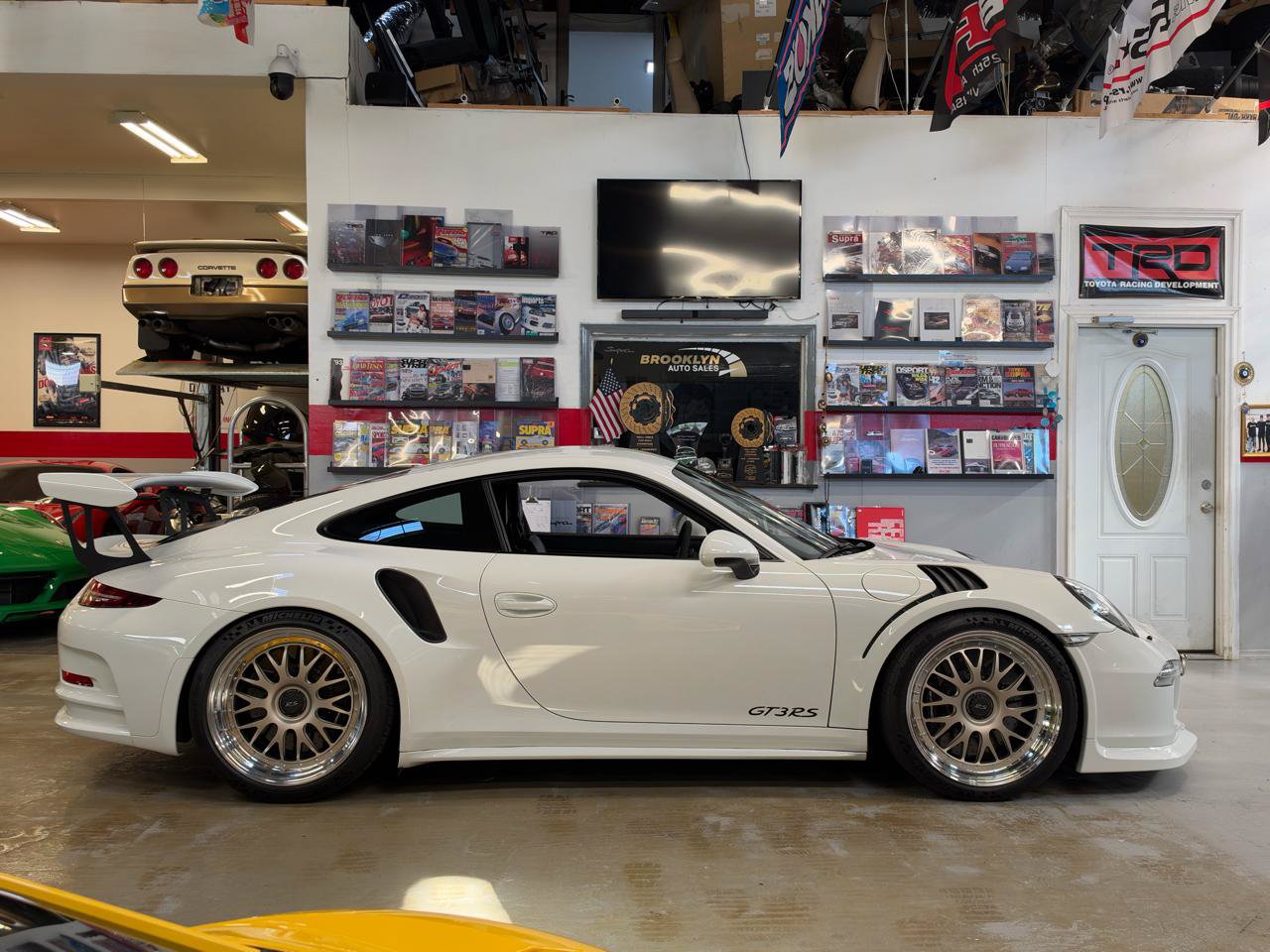 Used 2016 Porsche 911 GT3 RS RWD image 5