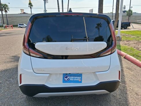 Used 2023 Kia Soul LX w/ LX Technology Package image 4