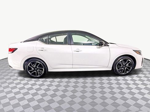 Used 2024 Nissan Sentra SR w/ SR Premium Package image 11