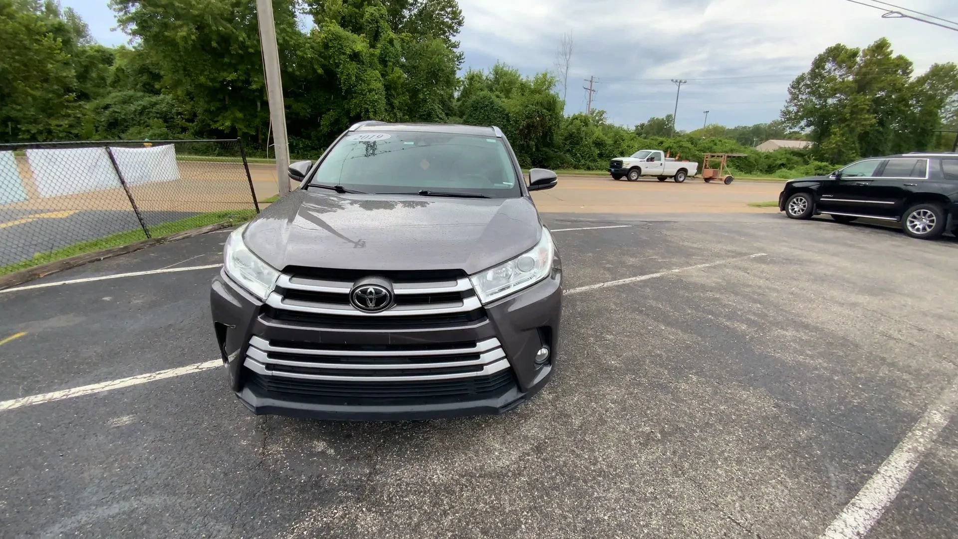 Used 2019 Toyota Highlander XLE AWD/4WD image 4