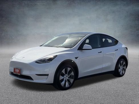 Used 2023 Tesla Model Y Long Range AWD/4WD image 7