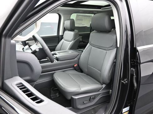 New 2026 Ford Expedition Max Active AWD/4WD image 8