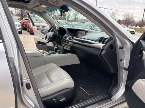 Used 2015 Lexus LS 460 AWD w/ Comfort Package image 28