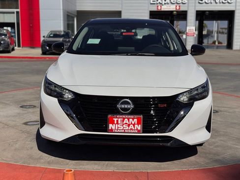 New 2025 Nissan Sentra SR image 3