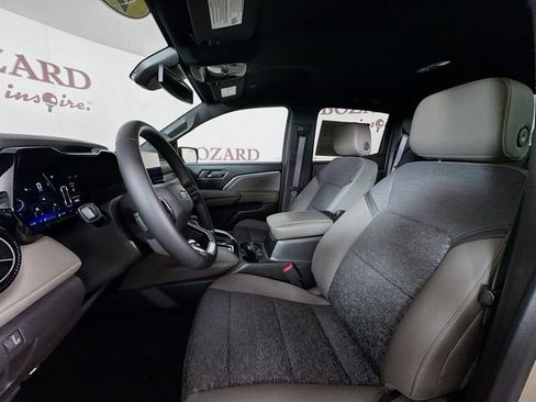 Used 2024 Chevrolet Colorado ZR2 w/ Safety Package image 24