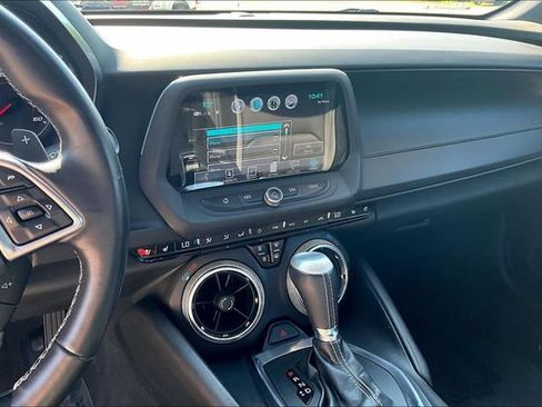 Used 2018 Chevrolet Camaro LT RWD image 6