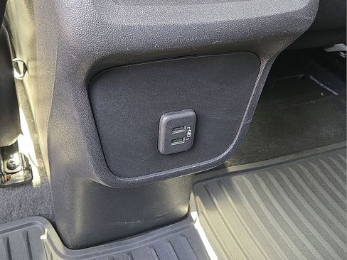 Used 2022 Chevrolet Equinox LT image 16